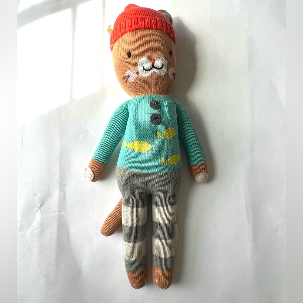 Maximus the cat cuddle + kind toy